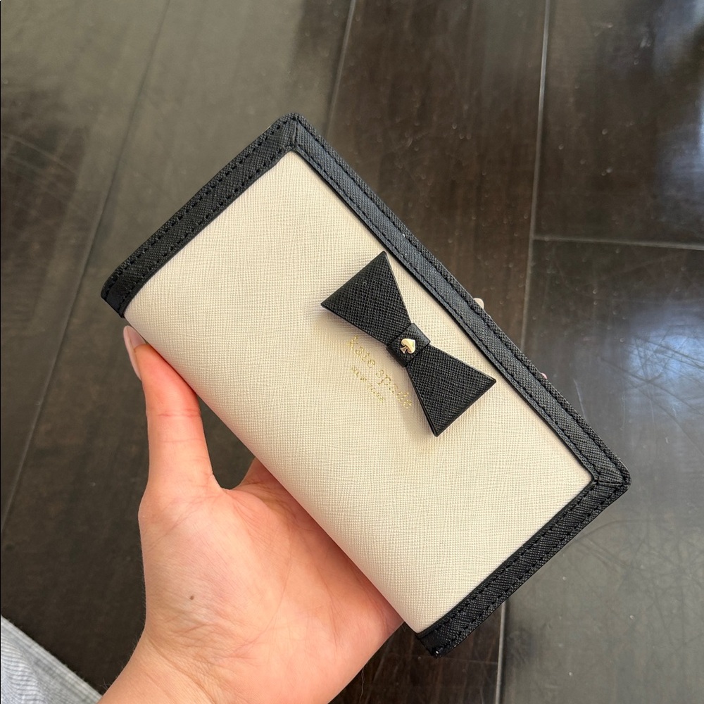 Kate Spade Bow Accent Trifold Wallet - Black & Cream